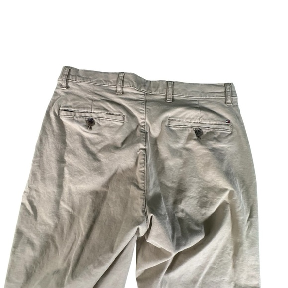 Tommy Hilfiger Men’s Slim Fit Stretch Chino Pants Khaki Beige 31x30 Flat Front - Picture 9 of 11